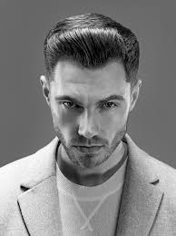 American Crew Influence années 90 hautement assumée pour un look qui  détonne.