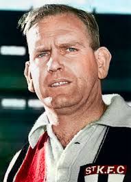 Attended this training session today at Pretoria Old Boys today with  Chantal Henn and hosted Rob Zimmerman. This initiative is to use Social  Media to its full potential to make lawn bowls