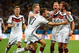 So lässt sich wohl mit fug und recht behaupten, dass auch lothar matthäus eine wirkliche deutsche fußballlegende darstellt. Em 2016 Deutschlands Attraktivster Fussballer Gala De