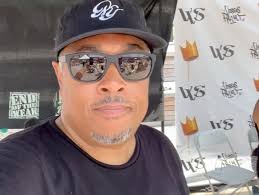 VVS ♾️ , Repost from @sunzoo7, •, @eodub is for the children! 👍🏽,  Beautiful day at the pier, as @verses_project partnered with @freedomink101  to display our Hip-Hop & Education connections ✨, @nonezeo ...