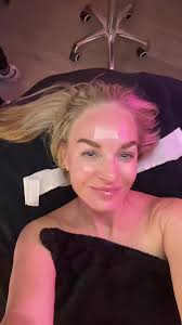 That post facial feel ✨ @Taylor.Hilbert slayed the brows and the skin  🧖🏼‍♀️ #selfcare #facial #facialtreatment #hydrafacial #acneprone  #skintransformation #skinbetter #skinbetterscience ...