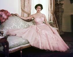 Bekijk meer ideeën over koningin elizabeth, koningin, koninklijk. Prinses Margaret Glamourgirl Van De Windsors Beau Monde