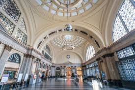 1 es una estación de metro especial, ya que es la primera de todas las estaciones del metro que no es subterránea, sino que está sobre un viaducto, al igual que lo estaran 3 estaciones. Almacenamiento De Equipaje Estacion De Franca 7 Dias A La Semana A Partir De 1 Hora