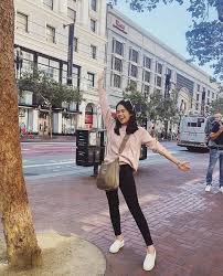 Pernah bimbang, ia akhirnya memilih stanford, bukan harvard, sebagai universitas untuk melanjutkan studi ke tingkat master. Tahu Maudy Ayunda Artis Terkenal Mahasiswa Stanford Cuek Okezone Celebrity