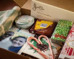 Care packages are such perfect tokens of support for a new mom — after all, she won't have tons of time to go out and pick up items on her own, and she'll be so wrapped up in caring for her little one, she may forget to take care of herself. The Best Gifts For The Elderly A Place For Mom