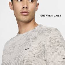 Áo nike running division Men's Dry Fit ADV Short Sleeve Running Top  FZ0584-072