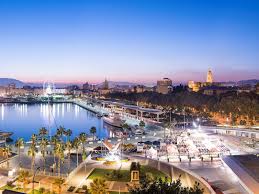 Au nord de la ville il y a des montagnes, les montes de málaga, qui atteignent 1 000 mètres de haut. Proprietes En Vente Et A Louer A Malaga Espagne Lucasfox