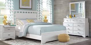 Belcourt White 7 Pc Queen Lattice Bedroom Bedroom Sets Furniture Queen White Bedroom Set Bedroom Sets Queen