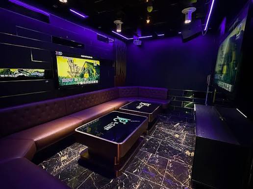 CALLING ALL KARAOKE LOVERS!🎤 🎉 It's time to channel your inner  Adele/Robbie Williams as next week sees us welcome Leeds' newest, premium  Karaoke Bar... K-Cube! To find out more about this stunning