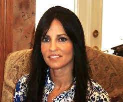 Melissa Fenton's Instagram, Twitter & Facebook