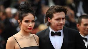 Brooklyn beckham deletes image holding fiance nicola anne peltz's neck. Streit Zwischen Brooklyn Beckham Und Model Freundin Eskaliert Kurier At