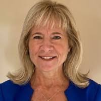 Sandy Pope's Instagram, Twitter & Facebook