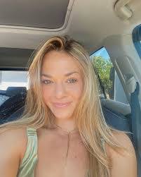 Georgia Kendall's Instagram, Twitter & Facebook