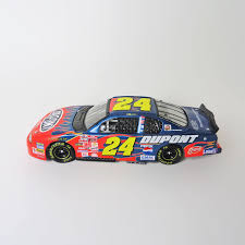There is some wear on the box along the edges and corners. Jeff Gordon Flames Nascar No 24 Action 1 24 2002 Monte Carlo