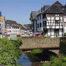 Die zum kreis euskirchen gehörende kleinstadt. Bad Munstereifel Geschichte City Outlet Rhein Eifel Tv Youtube