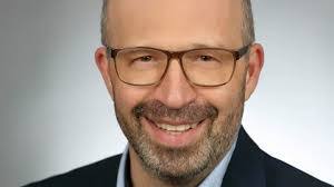 Paul Bitzer's Instagram, Twitter & Facebook