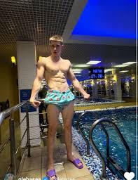 simon (@Sluttttyyi) X - adult posts