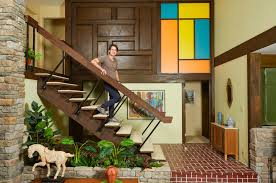 Inside tom brady's $26m homes and $140m real estate side hustle. I Toured The Brady Bunch House And It Did Not Go As Planned By Joel Stein Gen