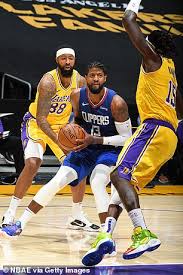 Beside above, are nba championship rings real diamonds? Lakers Honor Kobe Bryant With New Championship Rings Worth Over 150 000 Each Daily Mail Online