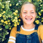 Noelle Madsen's Instagram, Twitter & Facebook