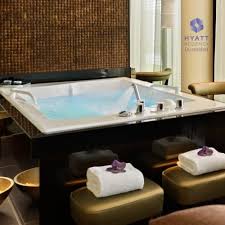 There are other twin whirlpool baths and double ended whirlpool bath models, so quite a variable choice. Corner Bathtub Hydroxeur Rendezvous Trautwein Freestanding Hydromassage Chromotherapy