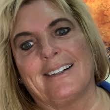 Elizabeth Himes's Instagram, Twitter & Facebook