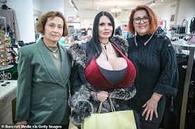 View 2 193 nsfw pictures and videos and enjoy breastexpansion with the endless random gallery on scrolller.com. Glamour Model 42 With Double Z Cup Breasts Says She Ll Never Stop Getting Enlargements Daily Mail Online
