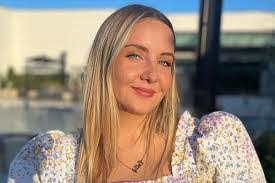 Karen Martucci's Instagram, Twitter & Facebook