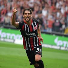 André silva er en portugesisk fodboldspiller, som blev født den 6. Eintracht Frankfurt Sge Ein Rucksack Mit Vorschusslorbeeren Fur Andre Silva Eintracht