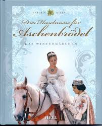 Seit diesem tag ist die fangemeinde des films stetig gewachsen. Drei Haselnusse Fur Aschenbrodel Das Wintermarchen Drei Haselnusse Fur Aschenbrodel