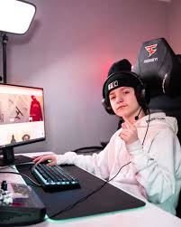 The event, if it had gone as planned, would. How Much Money Faze H1ghsky1 Makes On Youtube Net Worth Naibuzz