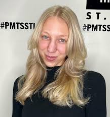 Paris Hilton paid a visit to the Flairapist to get her blonde touched up  and some ends chopped off and she is sliving✨ As always, I forgot to take a  before pic