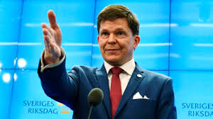 Much of his work derives from ancient myths, old hollywood and popular culture. Riksdagens Talman Norlen Lagger Tryck Pa Svenska Regeringssonderingarna Det Blir En Omrostning Om Stefan Lofven Som Statsminister Utrikes Svenska Yle Fi