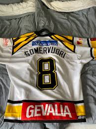 Du ser landslagsfotboll, serie a, la liga och följ brynäs if:s väg mot toppen i shl! John Karlsson Ø¹Ù„Ù‰ ØªÙˆÙŠØªØ± Har Inte Mycket Deg Just Nu Sa Jag Valjer Att Auktionera Ut Eero Somervuoris Akta Matchtroja Alla Pengar Gar Oavkortat Till Brynas If Och Fansens Varvning Startpris 500kr Minsta