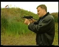 De vries and others you may know. Peter R De Vries S08e02 De Huurmoord On Make A Gif