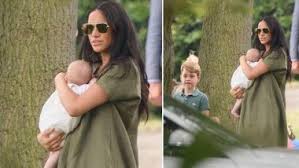 Meghan markle has closed her social media accounts, kensington palace confirmed. Meghan Markle Mom Shamed On Instagram Netizens Troll The Duchess Of Sussex For Awkwardly Holding Baby Archie View Pic Latestly
