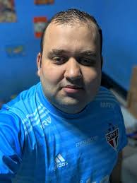 O Tottenham anunciou hoje sua nova identidade visual, e o escudo perdeu o  escrito 'Tottenham Hotspur' curvado abaixo do galo. Aprovada a mudança, fã  de esporte? #PremierLeagueNaESPN #FutebolNaESPN #Tottenham