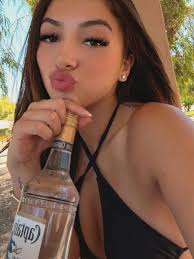 Jasmine Candelaria's Instagram, Twitter & Facebook