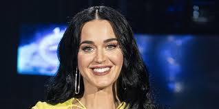 Jennie Garth Claps Back at Haters Who Shamed Her for Not Paying Tribute to  the Late Luke Perry