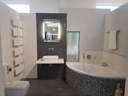 Eckbadewanne Kiesel Mosaik Hangende Toilette Bad Eckbadewanne Bad Ideen Mosaik Badezimmer Mosaik