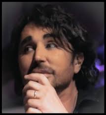 Lanciato dalla trasmissione televisiva mr. Pin Su Shalpy Scialpi 2000