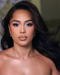 Mary-Helen Helms (maryhelms88)