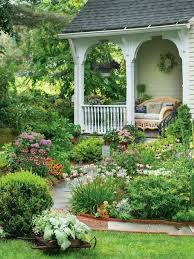 Farmhouse Landscape Yard Design Front Yard Was Designed To Be A Point Of Interest For Anyone Passing By And Bring A Beautiful Impression T Design Jardin Beaux Jardins Et Jardins