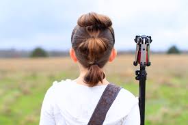 There are three buns, but the third one is really small. Rey S Triple Buns Star Wars Hairstyles The Force Awakens Cute Girls Hairstyles