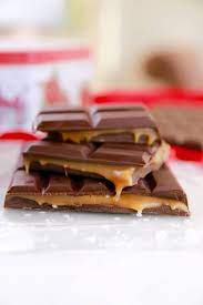 dark chocolate salted caramel homemade chocolate bar the perfect edible gift for the holiday homemade chocolate bars homemade chocolate easy chocolate bars