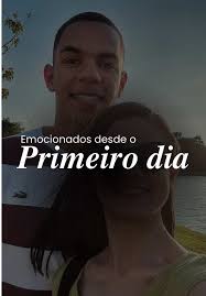 Trend De Casal De Amigos Comemorando Q Estao Namorando