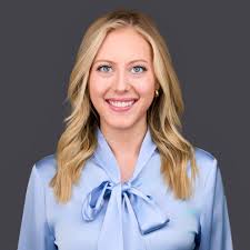 Sarah Eldridge's Instagram, Twitter & Facebook