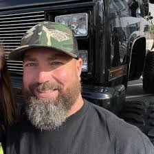 Ron Searls's Instagram, Twitter & Facebook