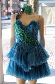 It S A Dress Made Out Of Condoms Amazing Art Dress Fashion Fashion Design Classes