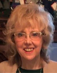 Alexis Lovelace's Instagram, Twitter & Facebook